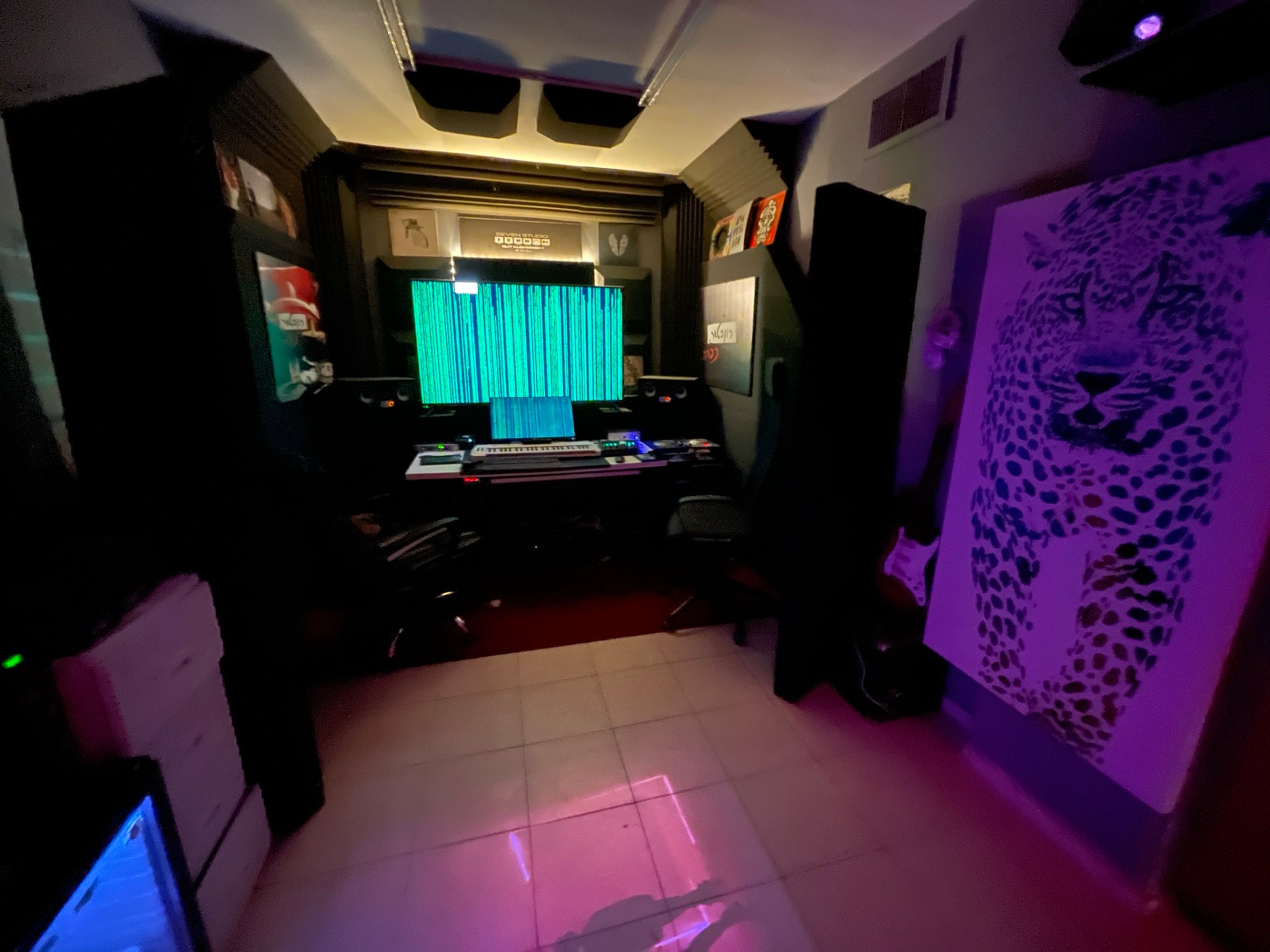 SevenStudio — חדר הבקרה