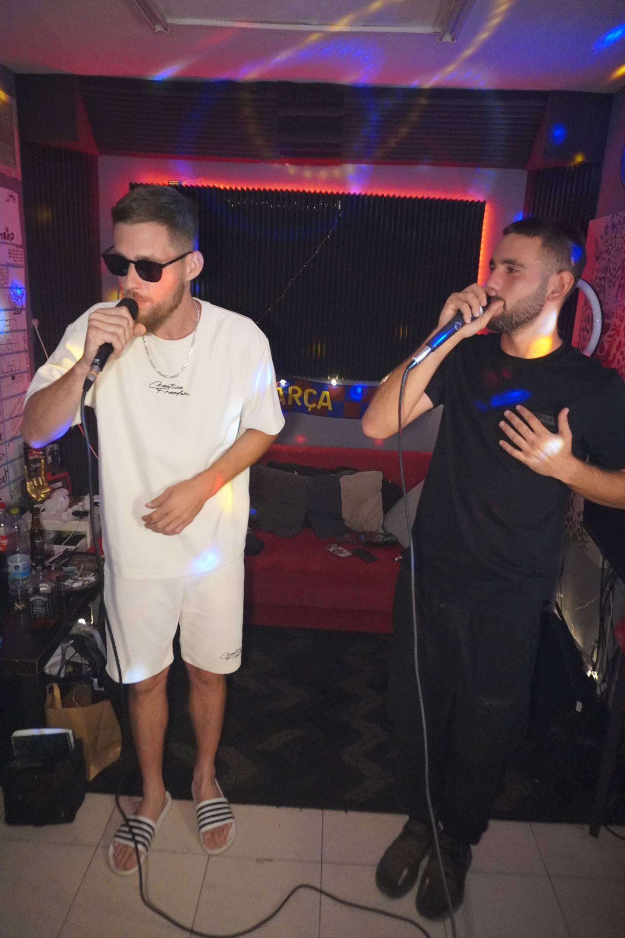SevenStudio — שני אמנים על הבמה